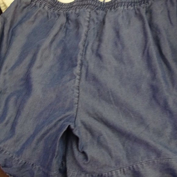 Love & Legend Ruffle Shorts Dark Denim Shorts Size 14 - Picture 6 of 6